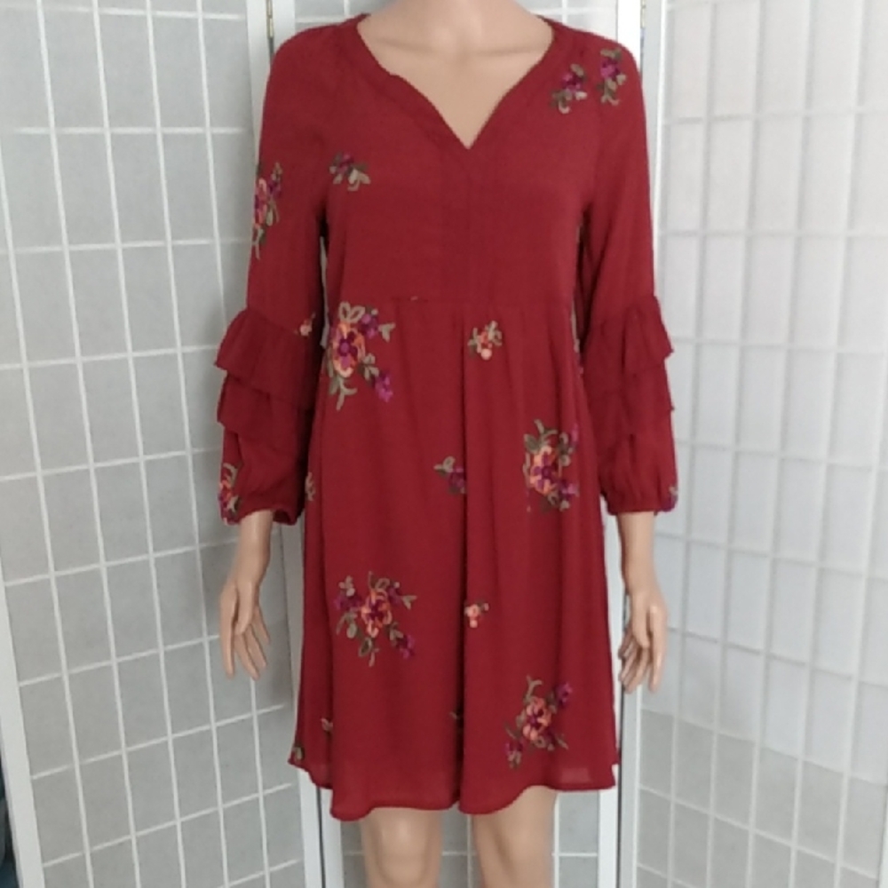 Fig and Flower Women's Maroon Floral V-Neck Tiered-Sleeve Mini Dress